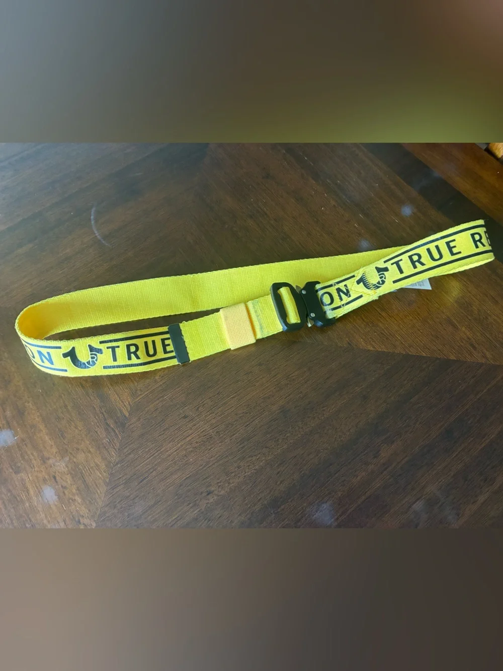 True Religion Yellow Logo Military Style Squeeze Clasp Belt Seatbelt Mens M/L